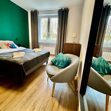 Jazz Apartament Czestochowa Centrum 2-Bedroom Buitenkant foto