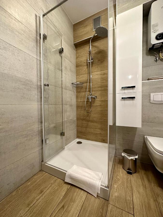 Jazz Apartament Czestochowa Centrum 2-Bedroom Buitenkant foto