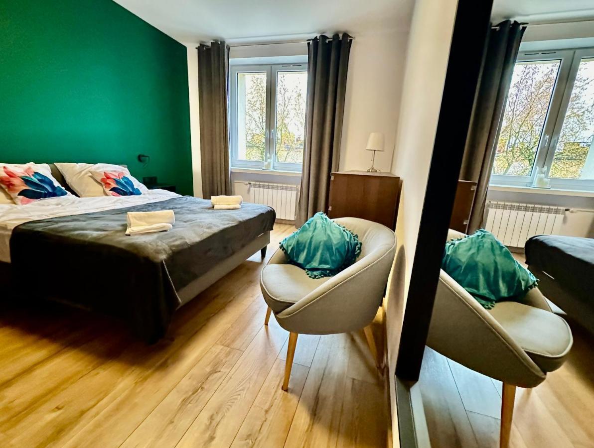 Jazz Apartament Czestochowa Centrum 2-Bedroom Buitenkant foto