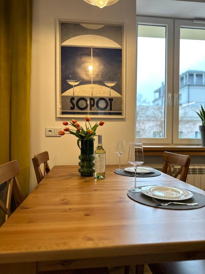 Jazz Apartament Czestochowa Centrum 2-Bedroom Buitenkant foto